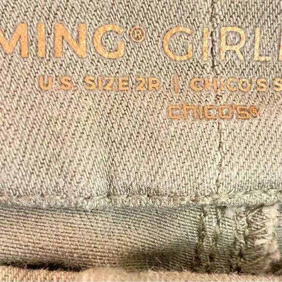 Chicos So Slimming Girlfriend Ankle Pants Sage Green Womens Size 8 Stretchy - Picture 4 of 9